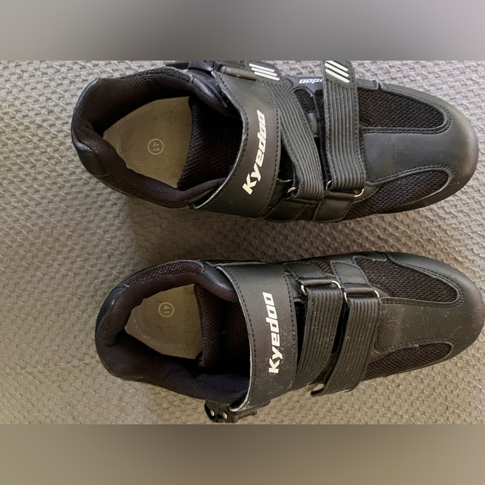 Black Cycling Shoes